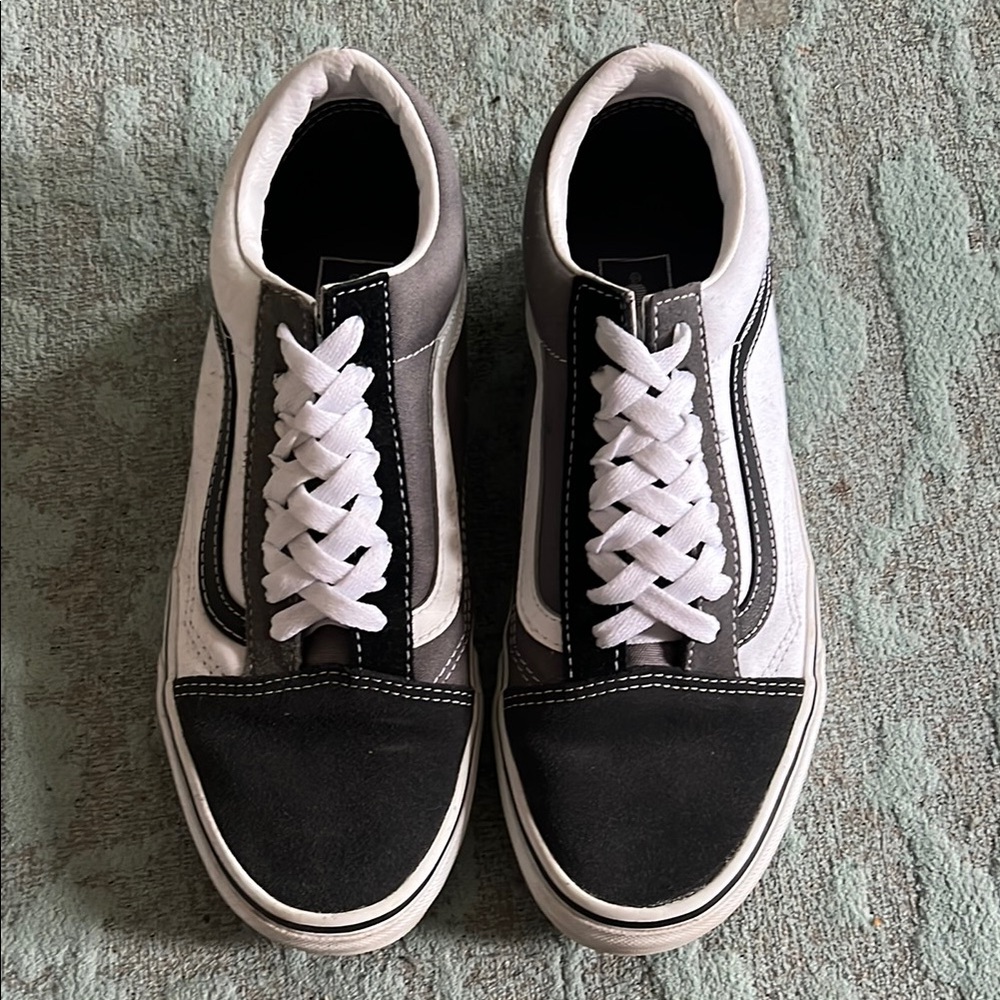 Vans Suede Sneakers in Gray and White